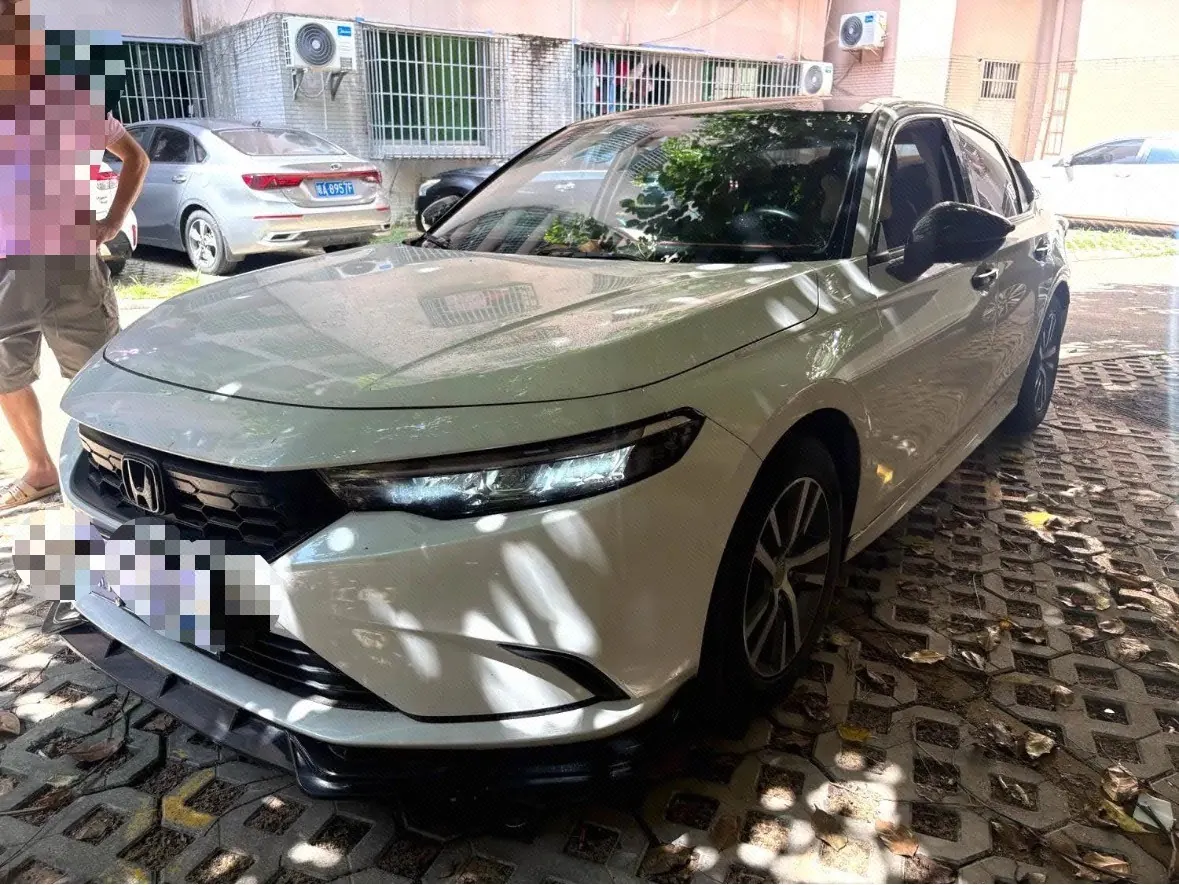 打开图片灯箱:Honda 2023 model grid 1.5T stepless 240TURBO technology edition automatic gear