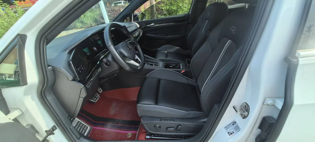 Volkswagen 2023 Golf 8 R-Line 1.4TSI 280TSI Lite Automatic 4