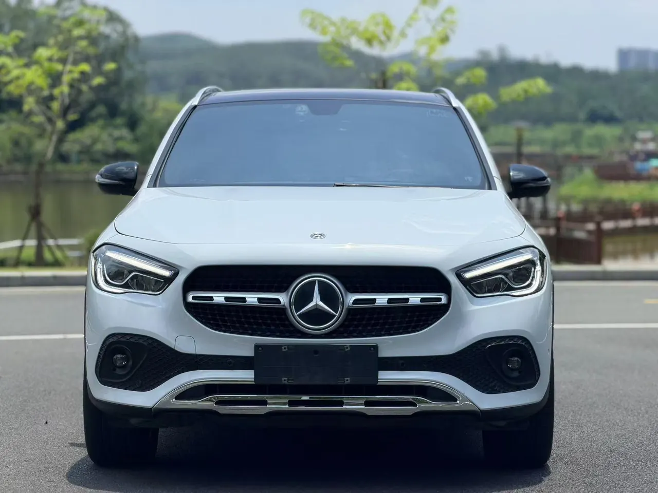 Mercedes Benz 2020 GLA 200 1.3T automatic gear 3