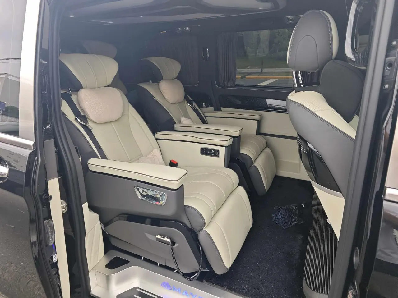 Mercedes Benz 2023 Vito 2.0T Elite Edition 7-seat Automatic Gear 9