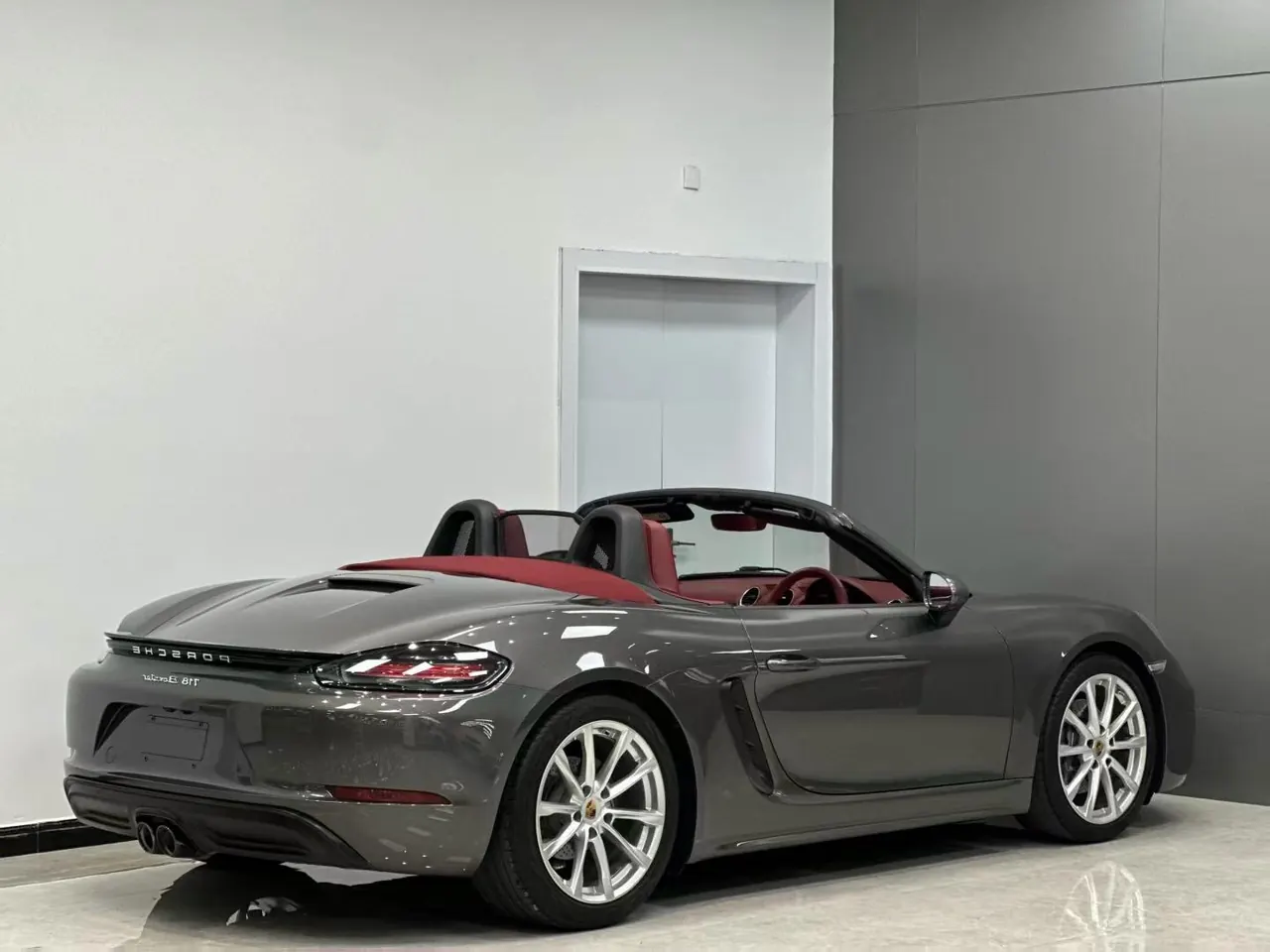 Porsche 718 (Imported) 2020 718 Boxer 2.0T Automatic 6