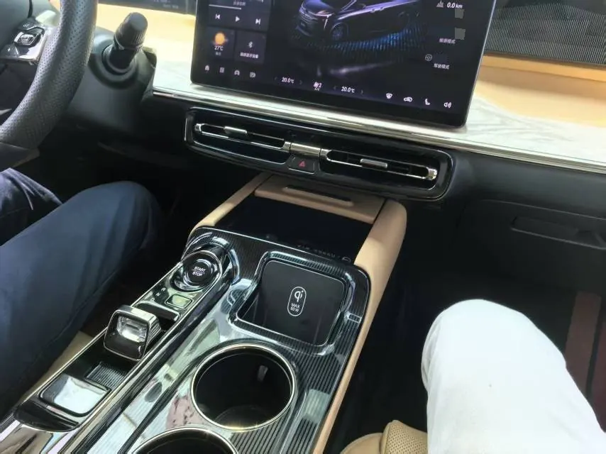 Chuanqi 2024 E8 2.0 150km Longteng Guanghui Automatic Gear 4