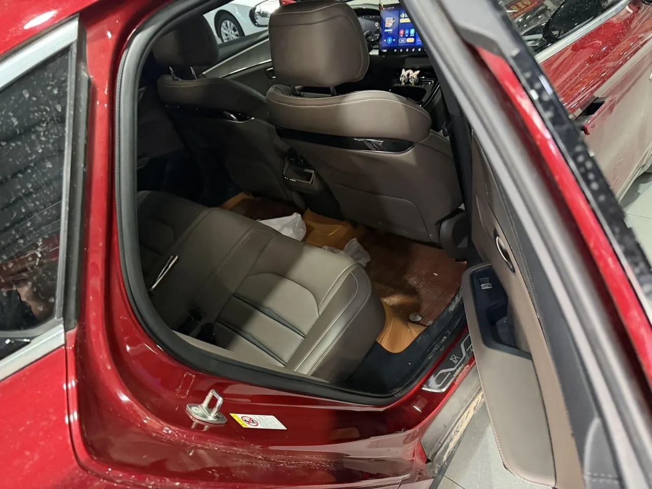 BYD 2020 Han DM 2.0T four-wheel drive performance version luxury automatic gear 5