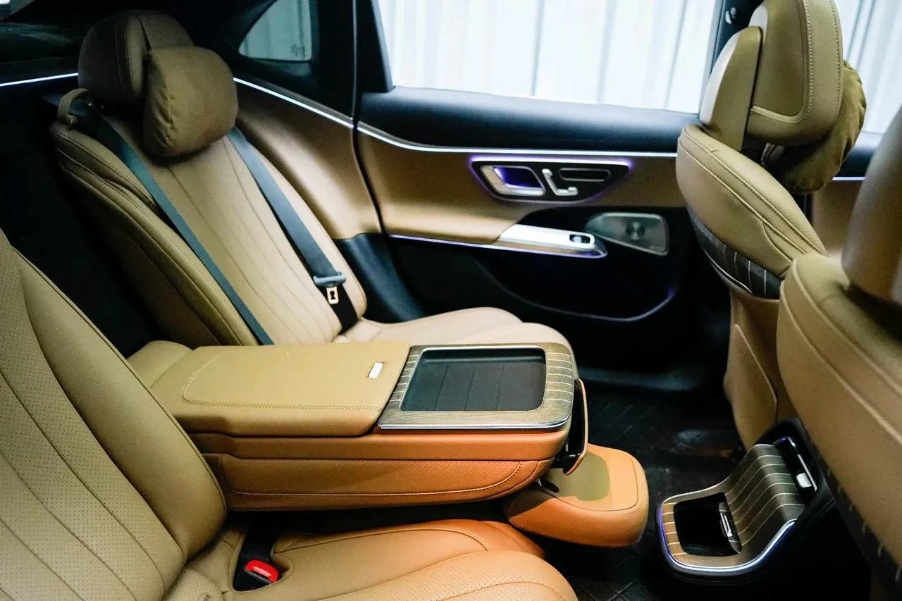 Mercedes Benz E-Class 2026 model E 300 L 48V 2.0T Luxury Edition Automatic 3