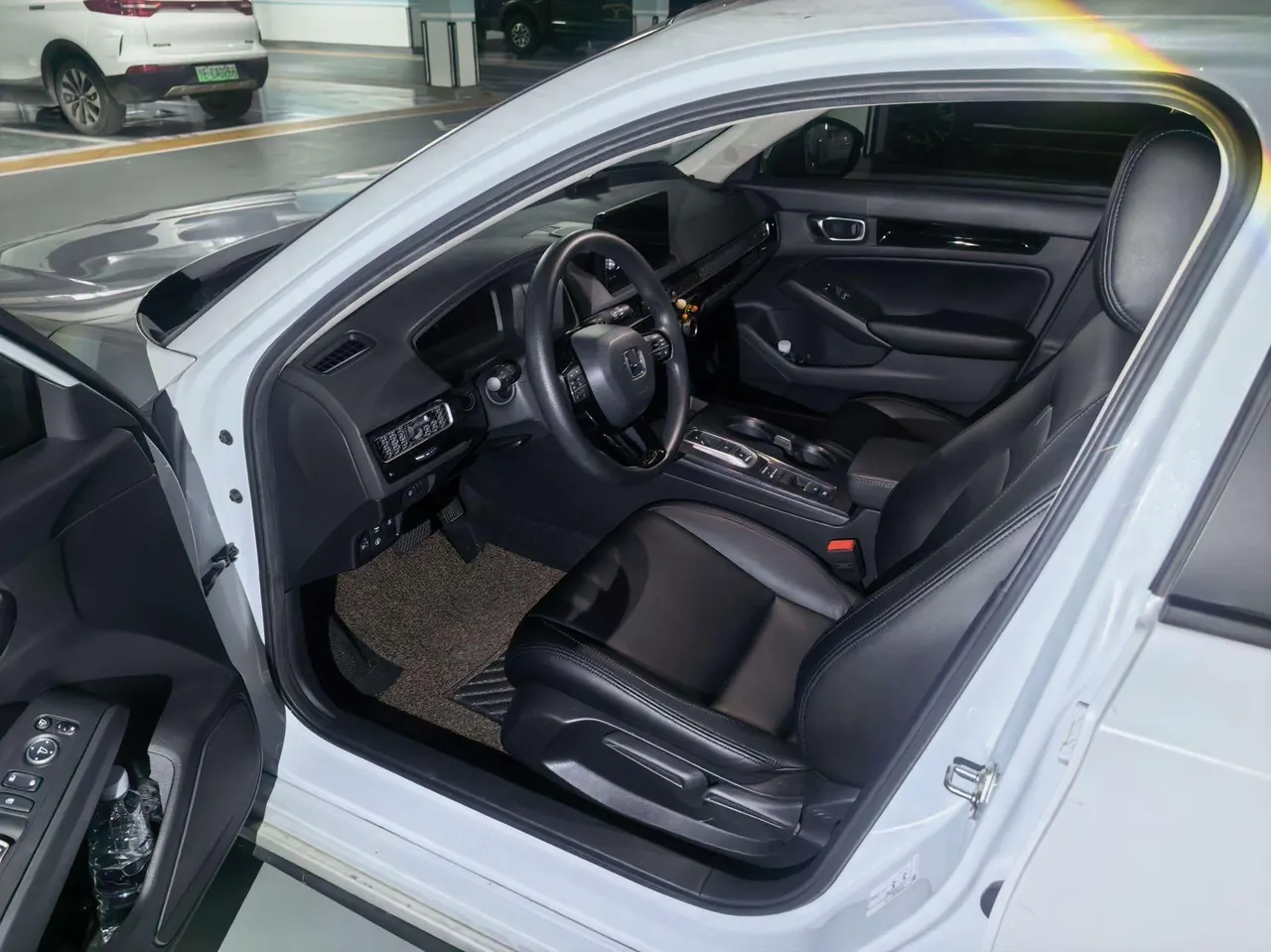 Honda 2023 Civic Hatchback e:HEV 2.0 Stepless Extremely Obsidian Automatic Gear 3