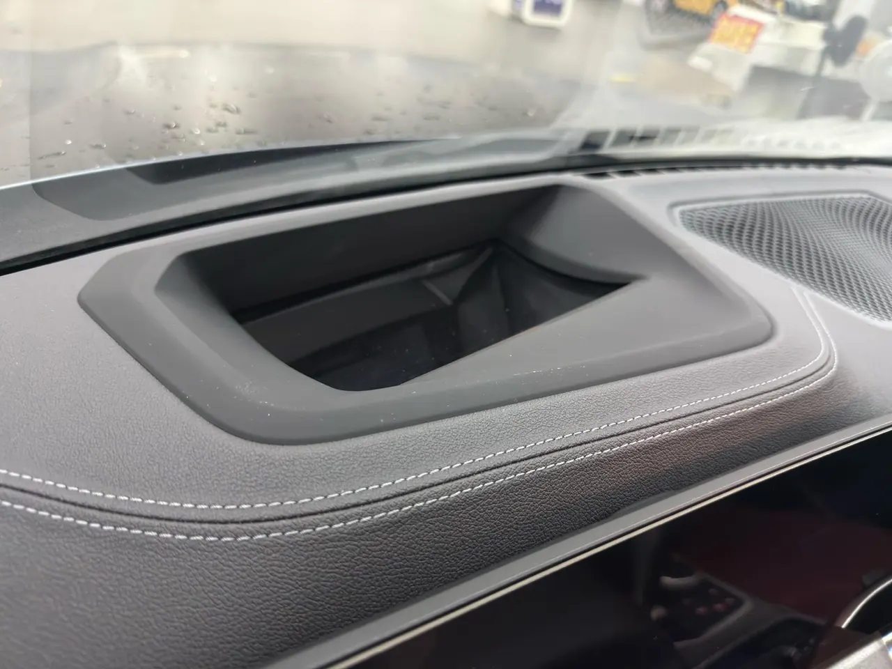 BMW 2024 i3 eDrive 40 L obsidian night sports suit automatic gear 8