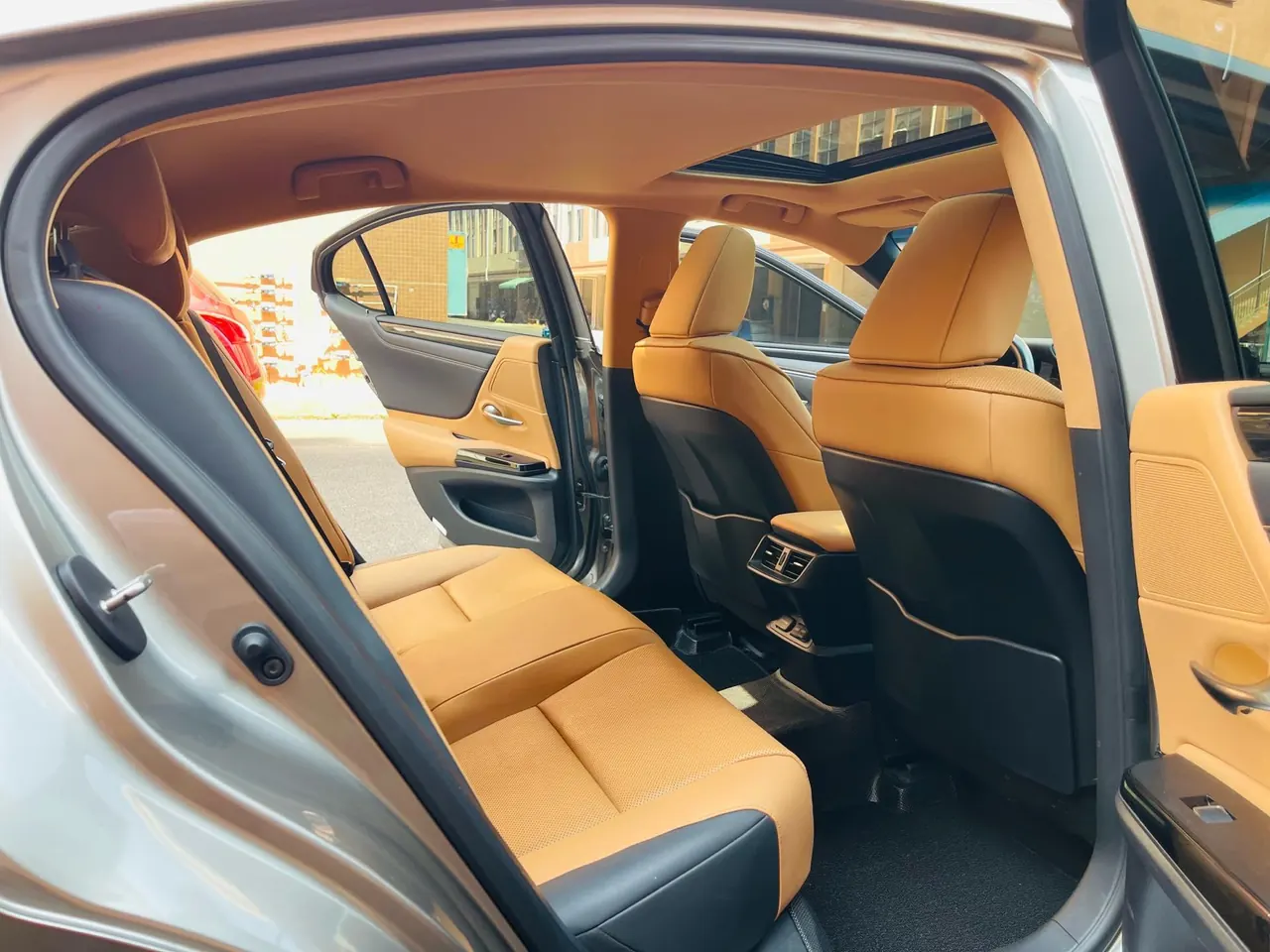Lexus ES (Imported) 2023 ES200 2.0 Stepless Premium Edition Automatic Gear 10