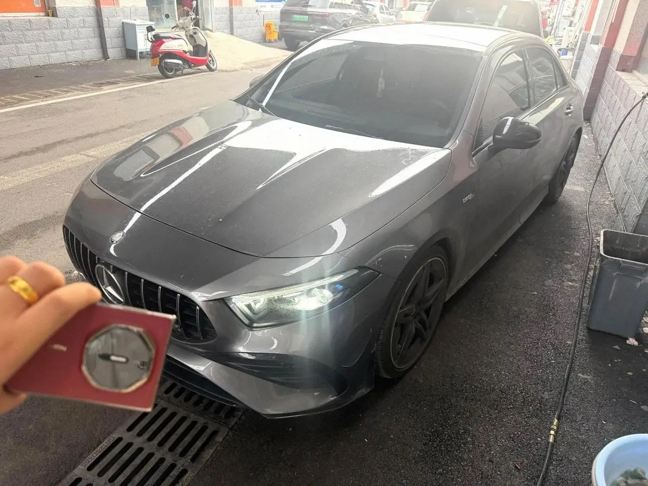 打开图片灯箱:Mercedes Benz Class A AMG 2024 A 35 L AMG 4MATIC 48V 2.0T (modified) automatic gear