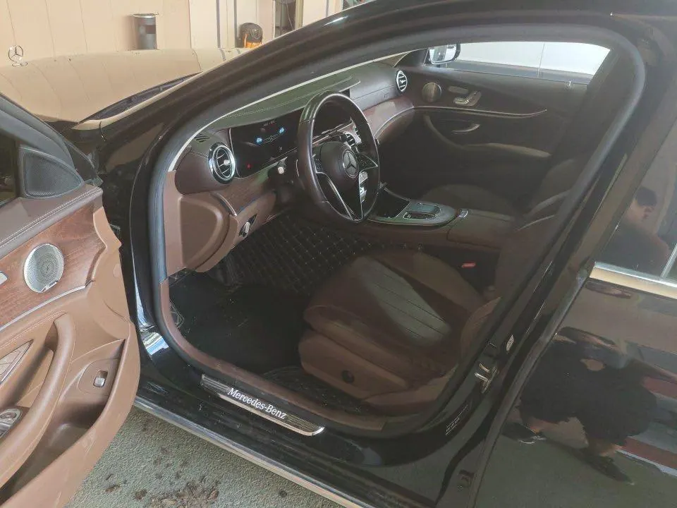 Mercedes Benz E Class 2023 E 300 L 2.0T Luxury Automatic Gear 3