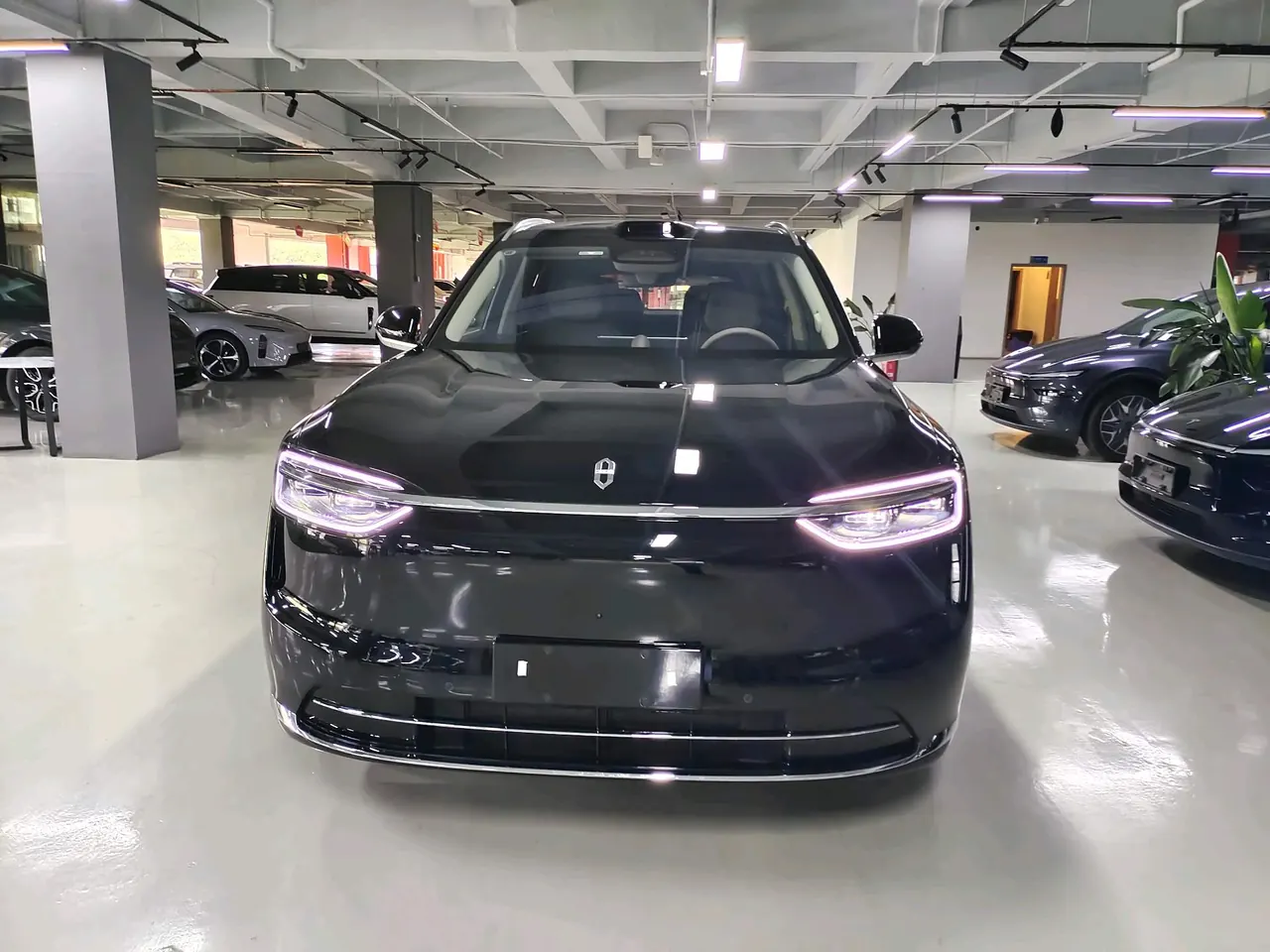 AITO 2026 AITO M7 extended range Ultra 4-wheel drive version 6 seats (896-line laser Radar) automatic gear 2