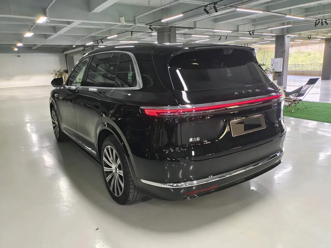 AITO 2026 AITO M7 extended range Ultra 4-wheel drive version 6 seats (896-line laser Radar) automatic gear 6
