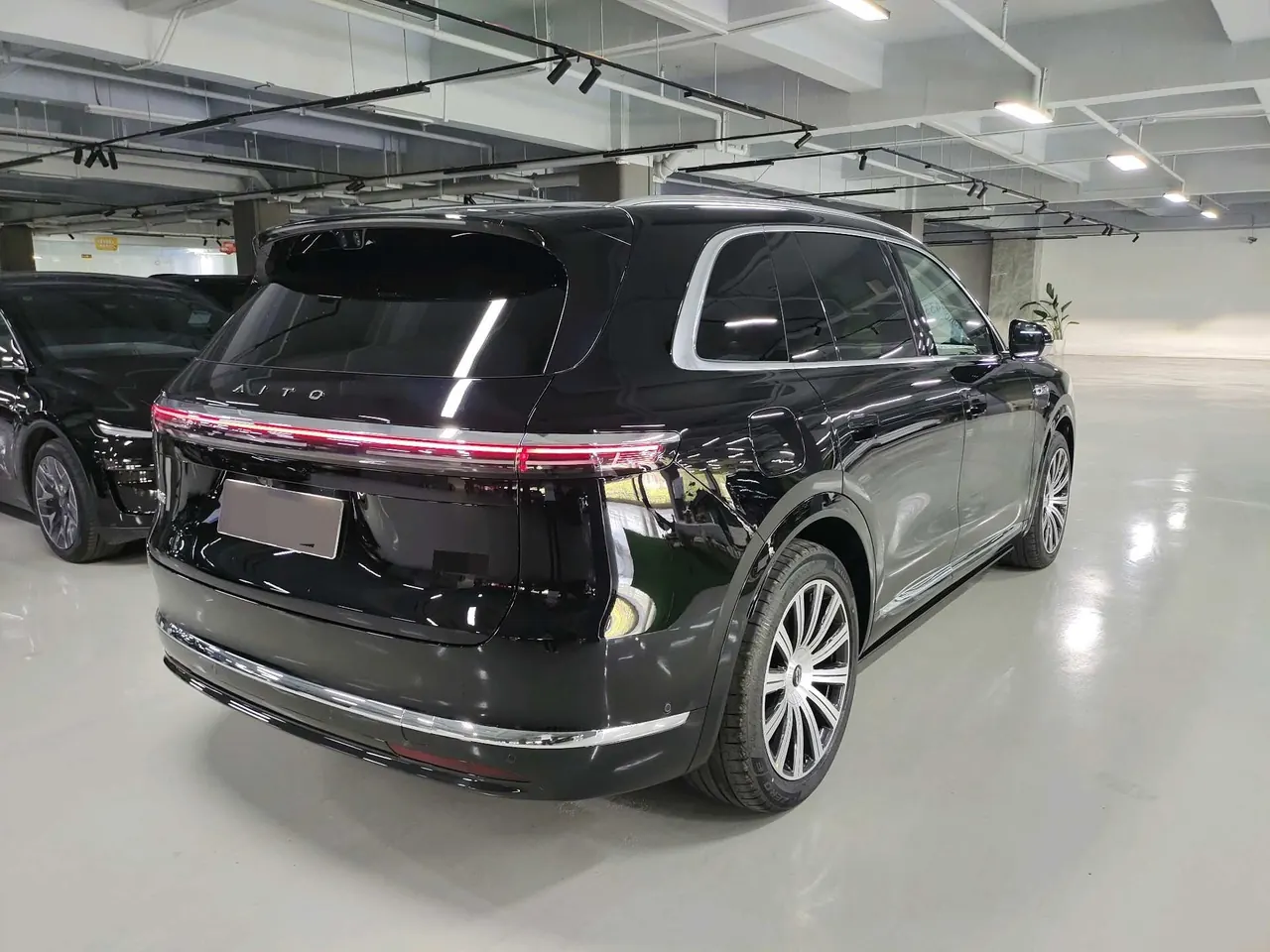 AITO 2026 AITO M7 extended range Ultra 4-wheel drive version 6 seats (896-line laser Radar) automatic gear 8