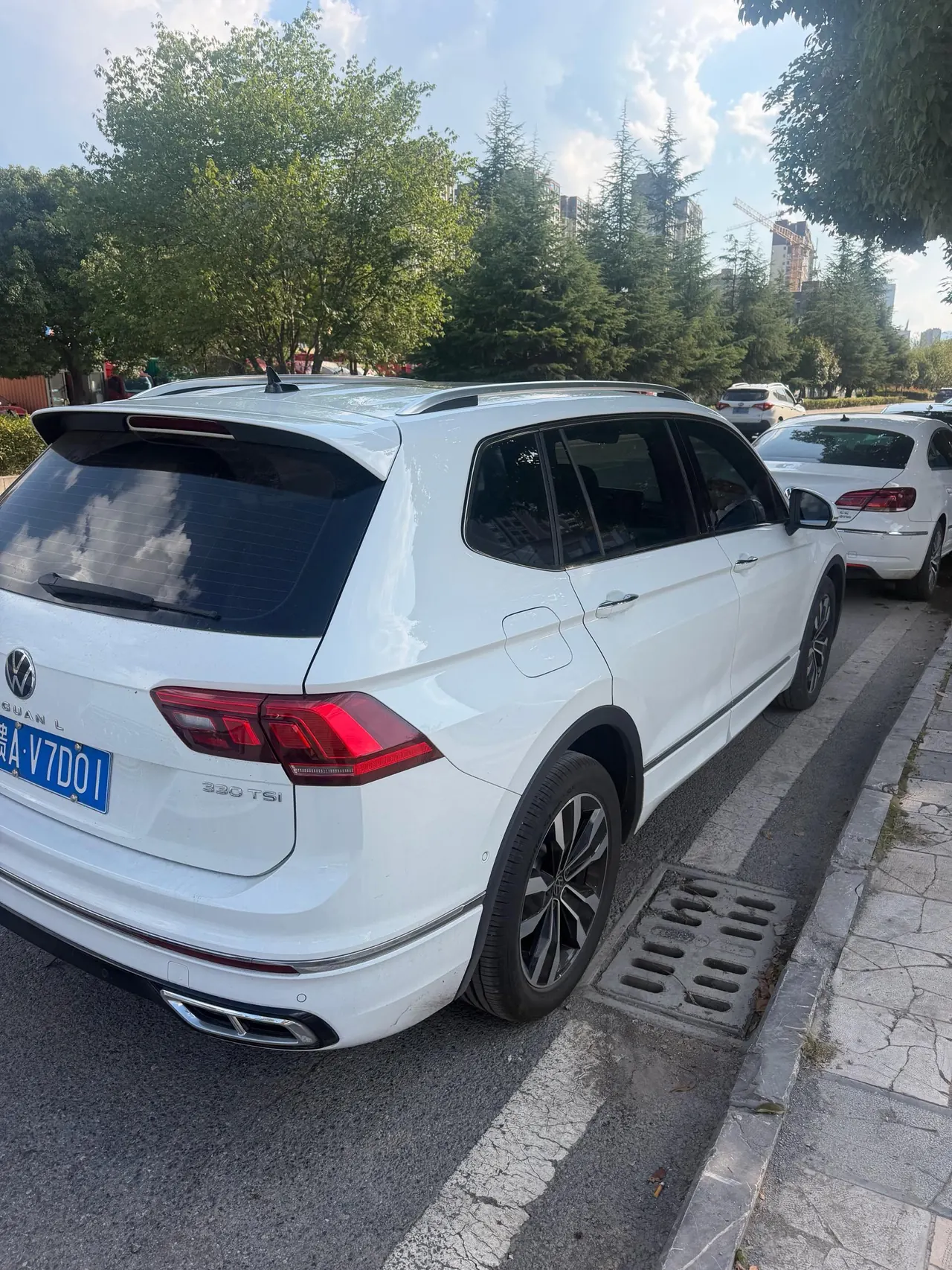Volkswagen 2024 Tiguan L R-Line 2.0TSI 330TSI Two‑wheel‑drive R‑Line Dragon Glory Edition Automatic 5