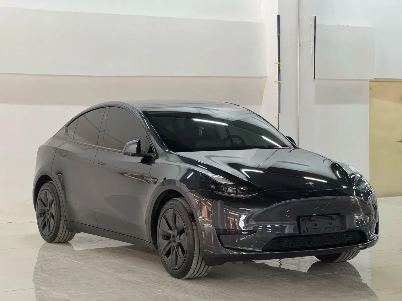 Tesla 2024 Model Y rear-wheel drive version automatic transmission 3