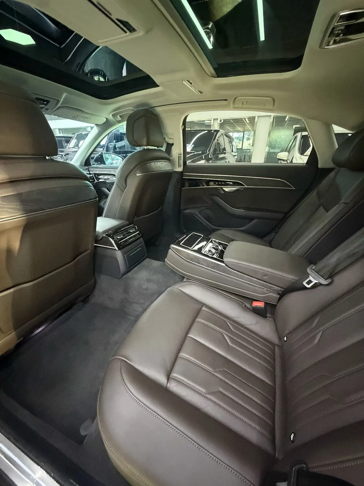 Audi A8L (Imported) 2023 A8L 2.0TFSI 45TFSI Quattro Luxury Automatic Gear 6