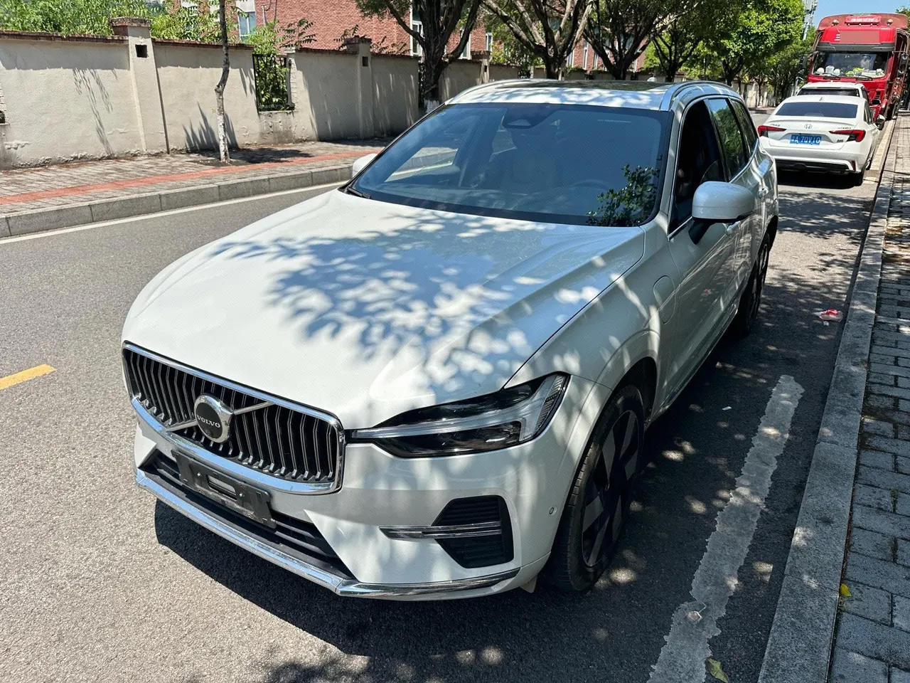 Volvo XC60 New Energy 2024 XC60 PHEV 2.0T T8 Long Endurance Four-wheel Drive Zhiyuan Deluxe Edition Automatic Gear - View 1