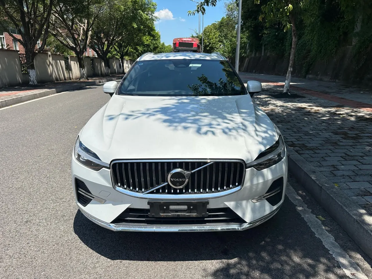 Volvo XC60 New Energy 2024 XC60 PHEV 2.0T T8 Long Endurance Four-wheel Drive Zhiyuan Deluxe Edition Automatic Gear 2