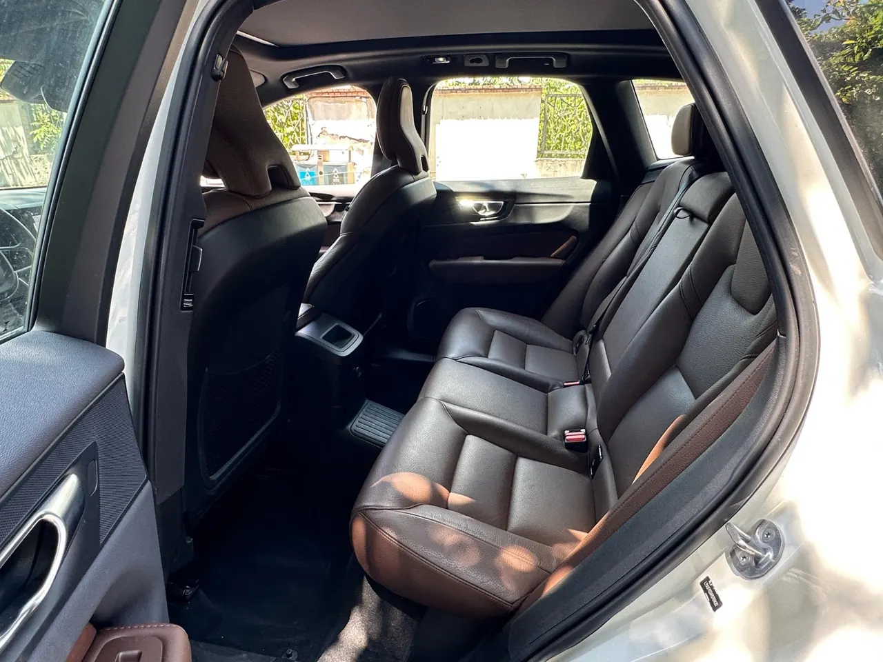 Volvo XC60 New Energy 2024 XC60 PHEV 2.0T T8 Long Endurance Four-wheel Drive Zhiyuan Deluxe Edition Automatic Gear 7