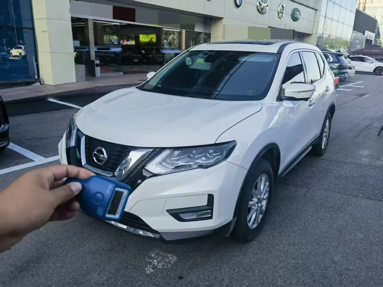 打开图片灯箱:Nissan 2023 Qijun Classic 2.0 Stepless Two-Drive Smart Union Comfortable Edition Automatic Gear
