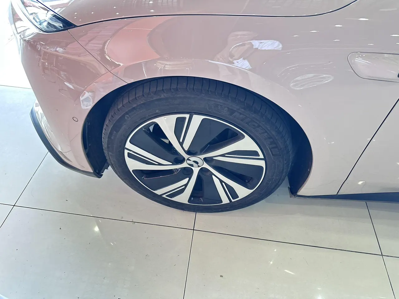 NIO 2024 ET5 75kWh automatic gear 5