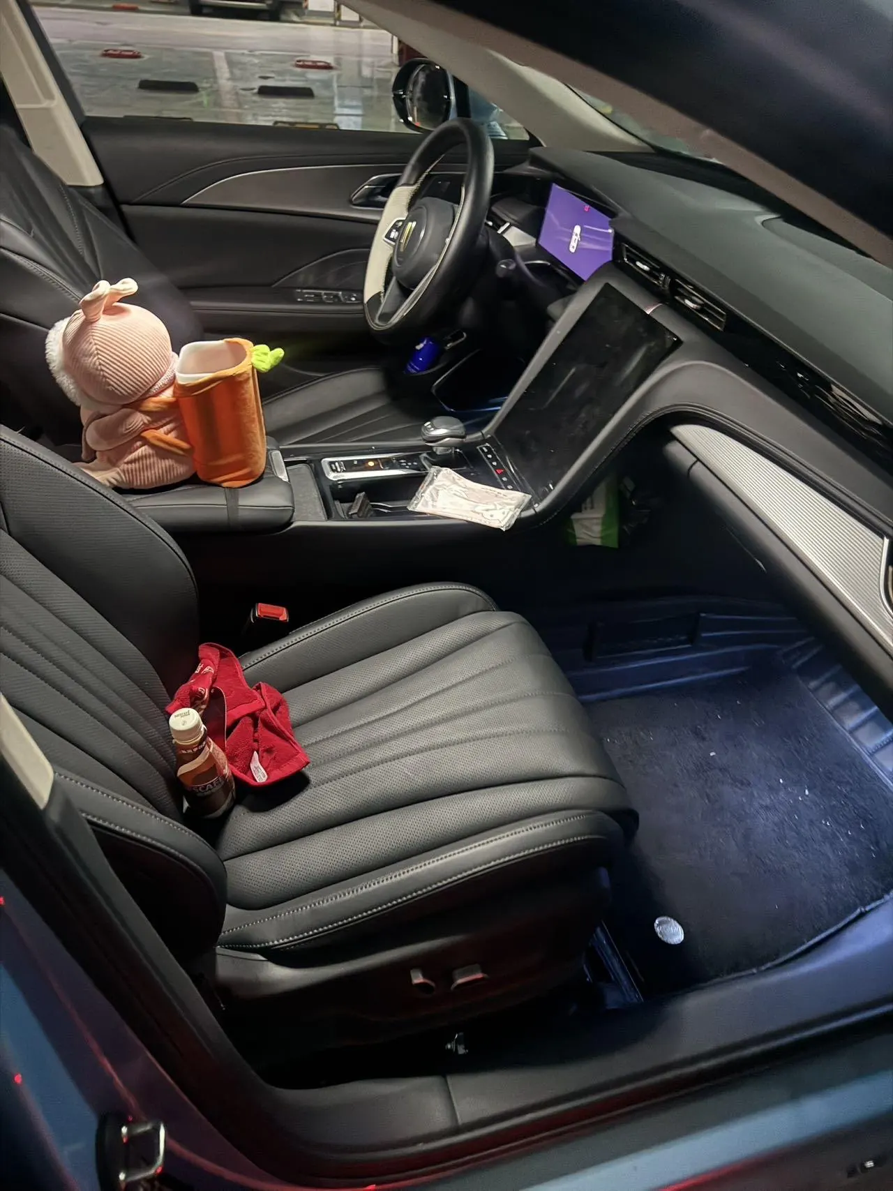 HongQi 2023 H5 2.0T Zhilian Flag Edition Automatic Gear 7