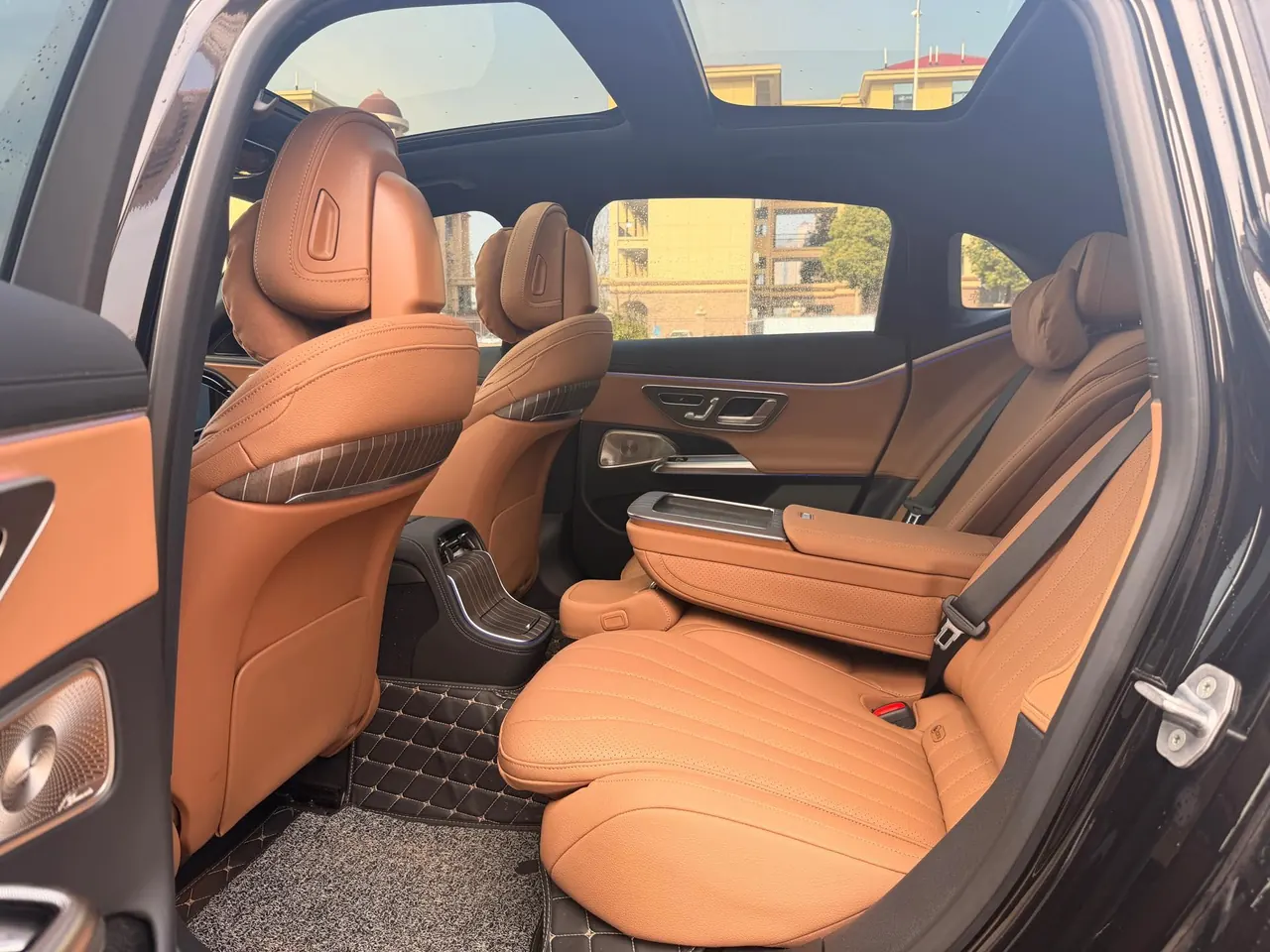 Mercedes Benz E Class 2024 E 300 L 48V 2.0T Luxury Automatic Gear 5