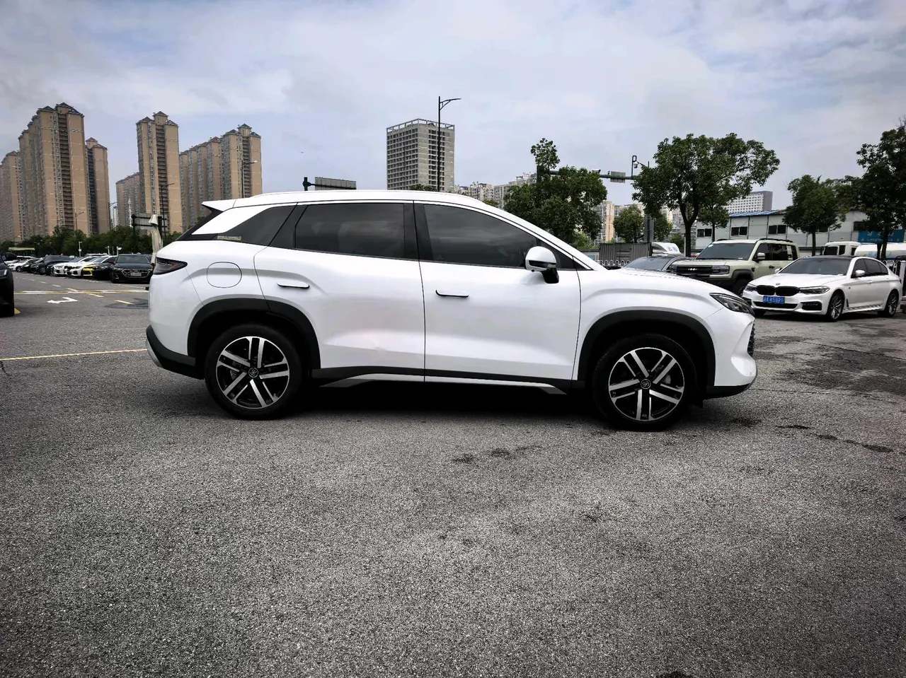 BYD 2024 Song L DM-i 1.5 Stepless 112km Exceed Automatic Transmission 4