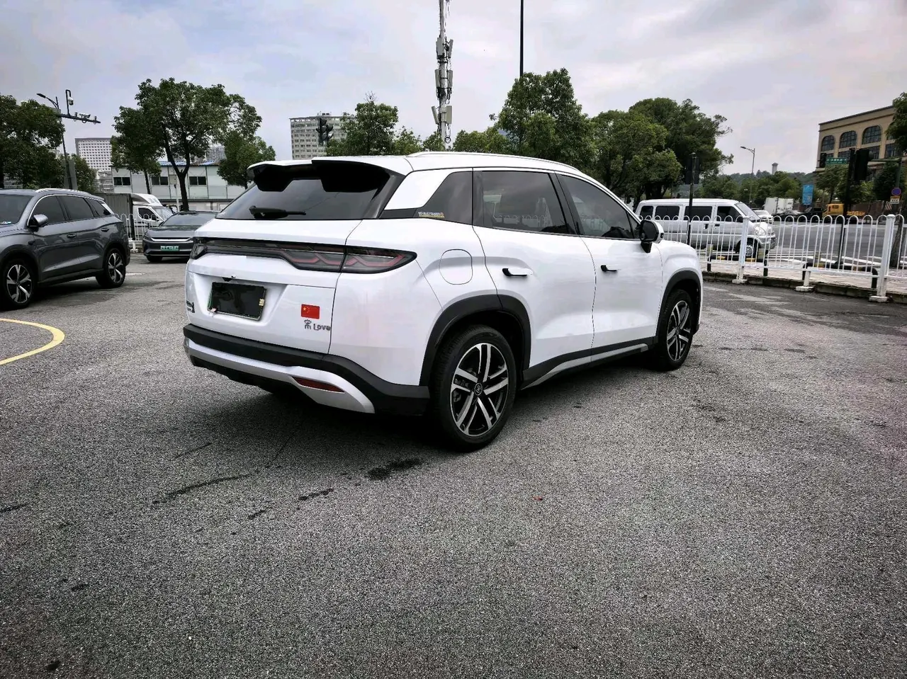BYD 2024 Song L DM-i 1.5 Stepless 112km Exceed Automatic Transmission 6
