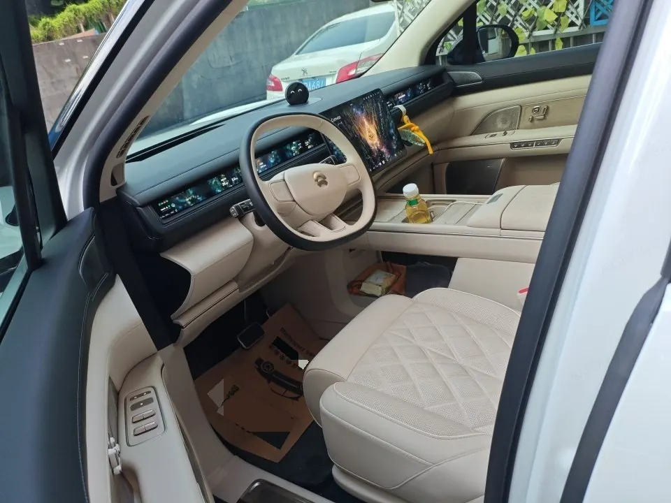 NIO 2026 ES8 6‑Seater Executive Signature Edition Automatic Transmission 5