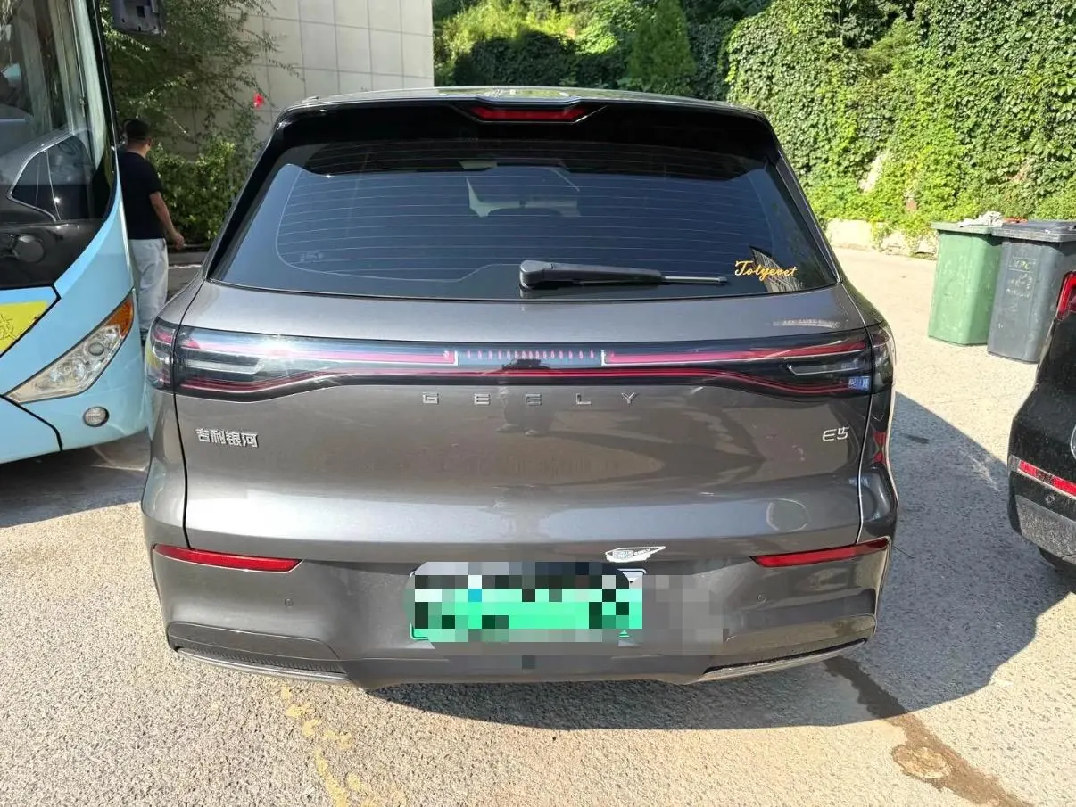 Geely Galaxy 2024 E 5 530km sailing version of automatic gear 3