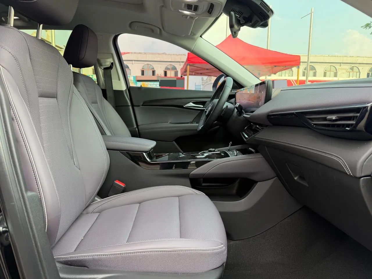 Buick 2026 Angkewei Plus 2.0T 28T Two-Drive Platinum Edition Automatic Gear 8