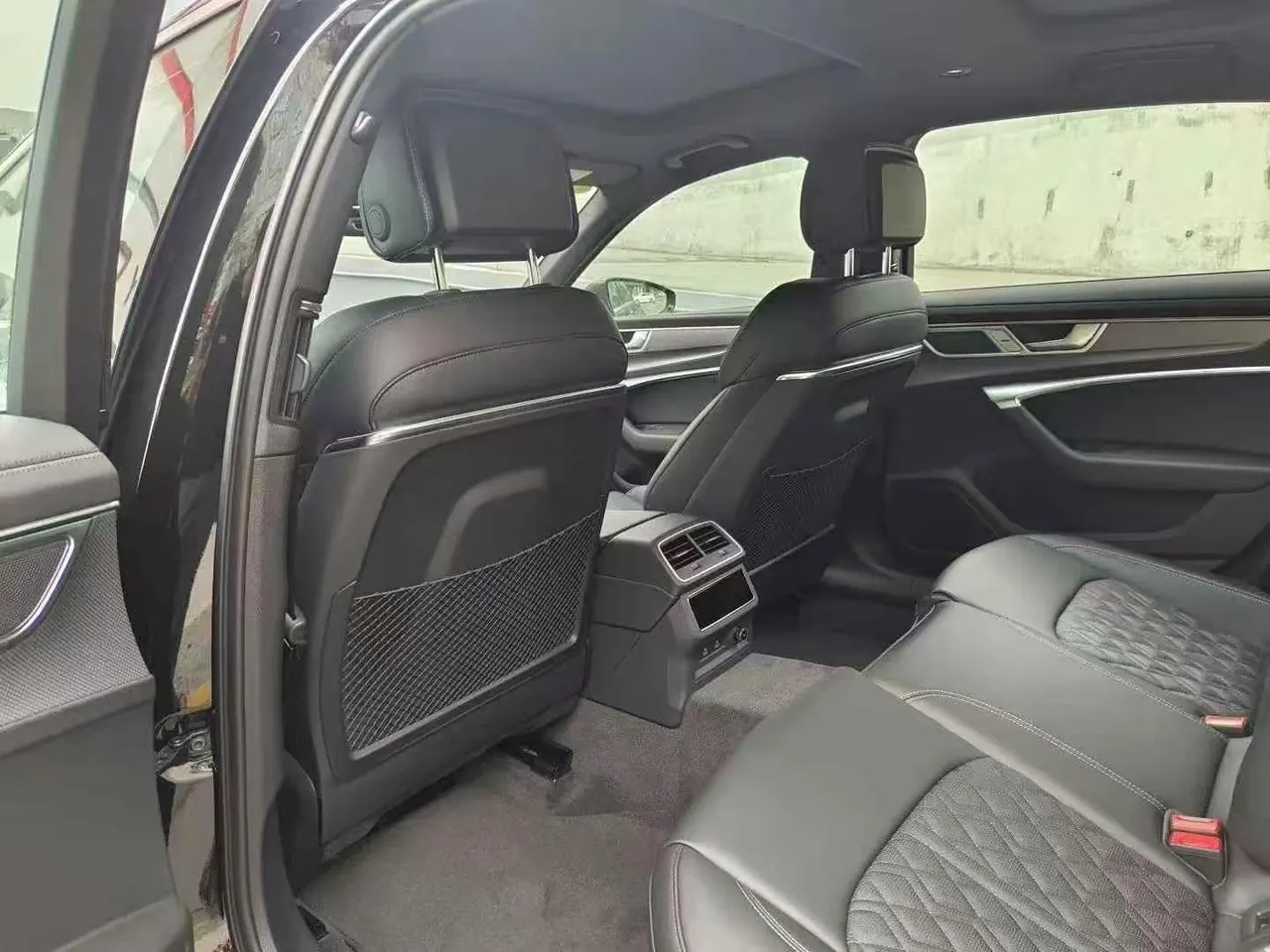 Audi 2026 A6L 2.0TFSI 45TFSI Quattro Selected Dynamic Automatic 3