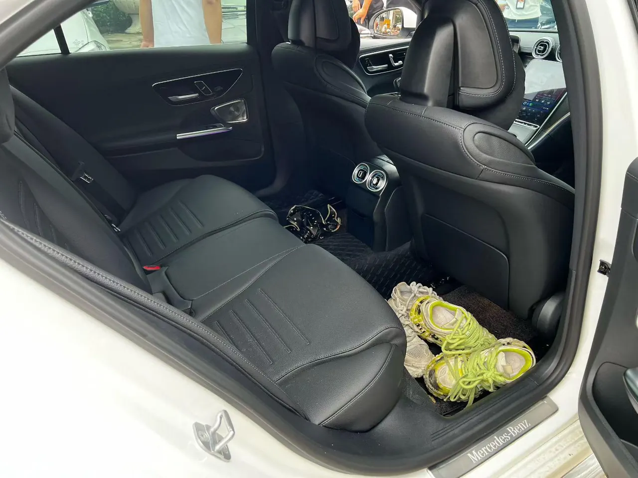 Mercedes Benz Class C 2026 C 260 L 48V 2.0T Sports Edition Automatic Gear 4