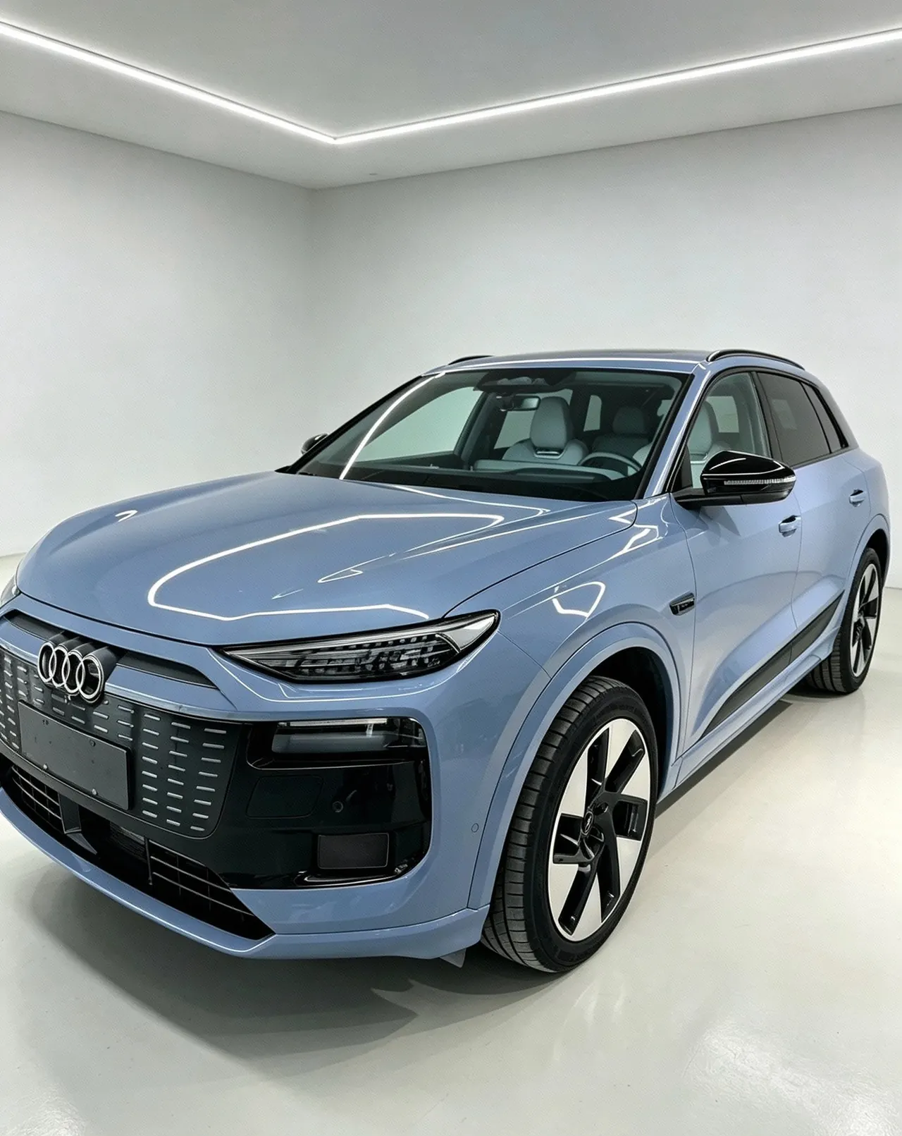 Open image lightbox: Audi 2026 Q6L Sportback e-tron Starts Pilot Edition Automatic Gear