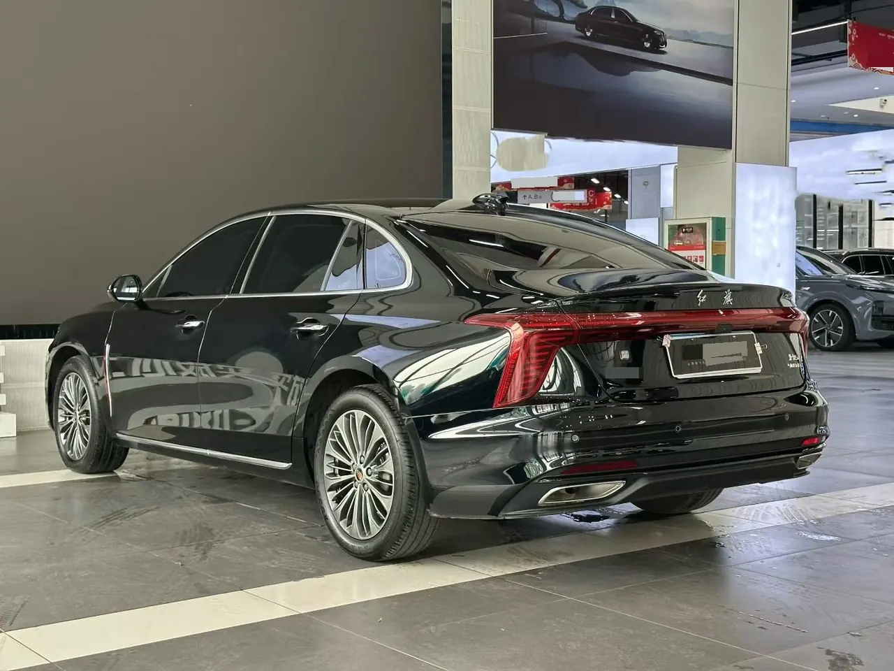 HongQi 2026 H5 2.0T Flag Chang Pro Edition Automatic Gear 3