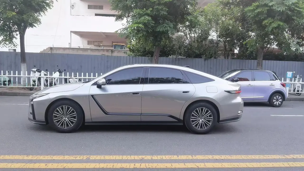 Lexus ES (Imported) 2026 ES300h 2.0 Stepless Automatic Gear 4