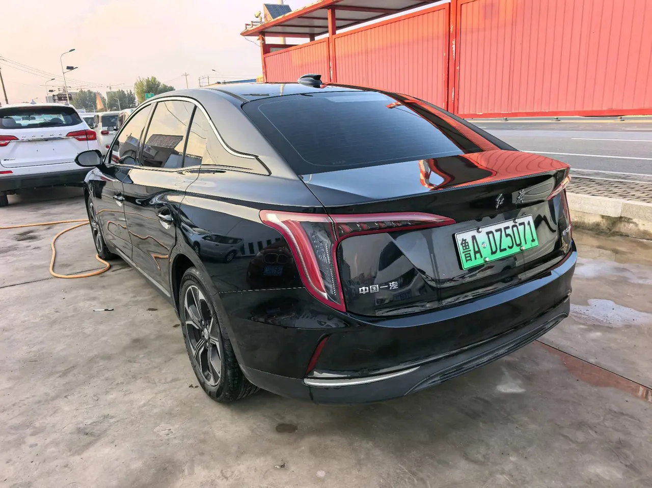 HongQi 2023 E-QM5 Basic Travel Edition Automatic Gear 4