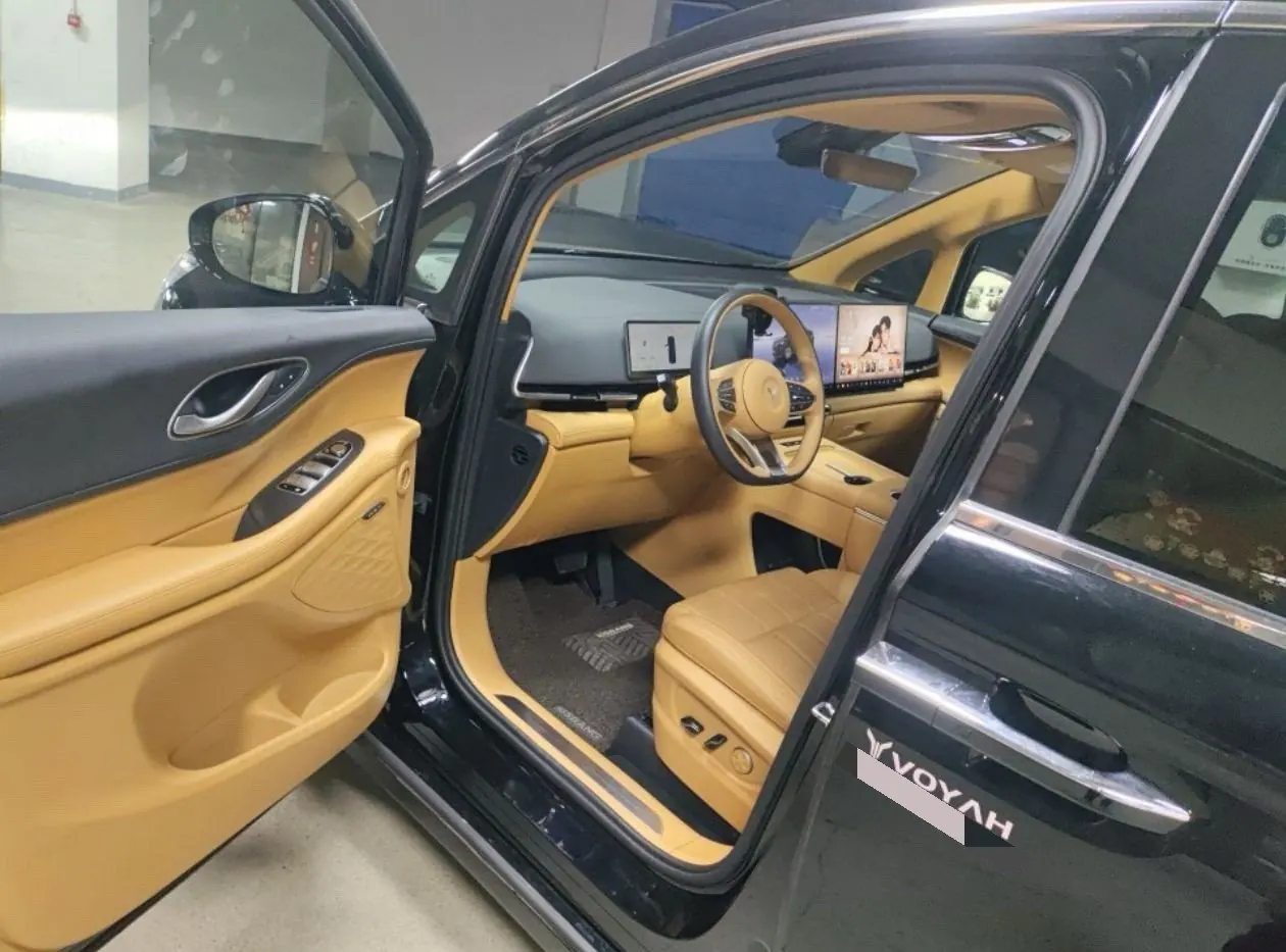 Voyah 2025 Model Dreamer PHEV 1.5T Four-Wheel-Drive Excellence Kunpeng Version Automatic Transmission 2