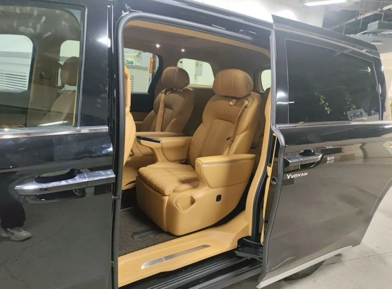 Voyah 2025 Model Dreamer PHEV 1.5T Four-Wheel-Drive Excellence Kunpeng Version Automatic Transmission 3