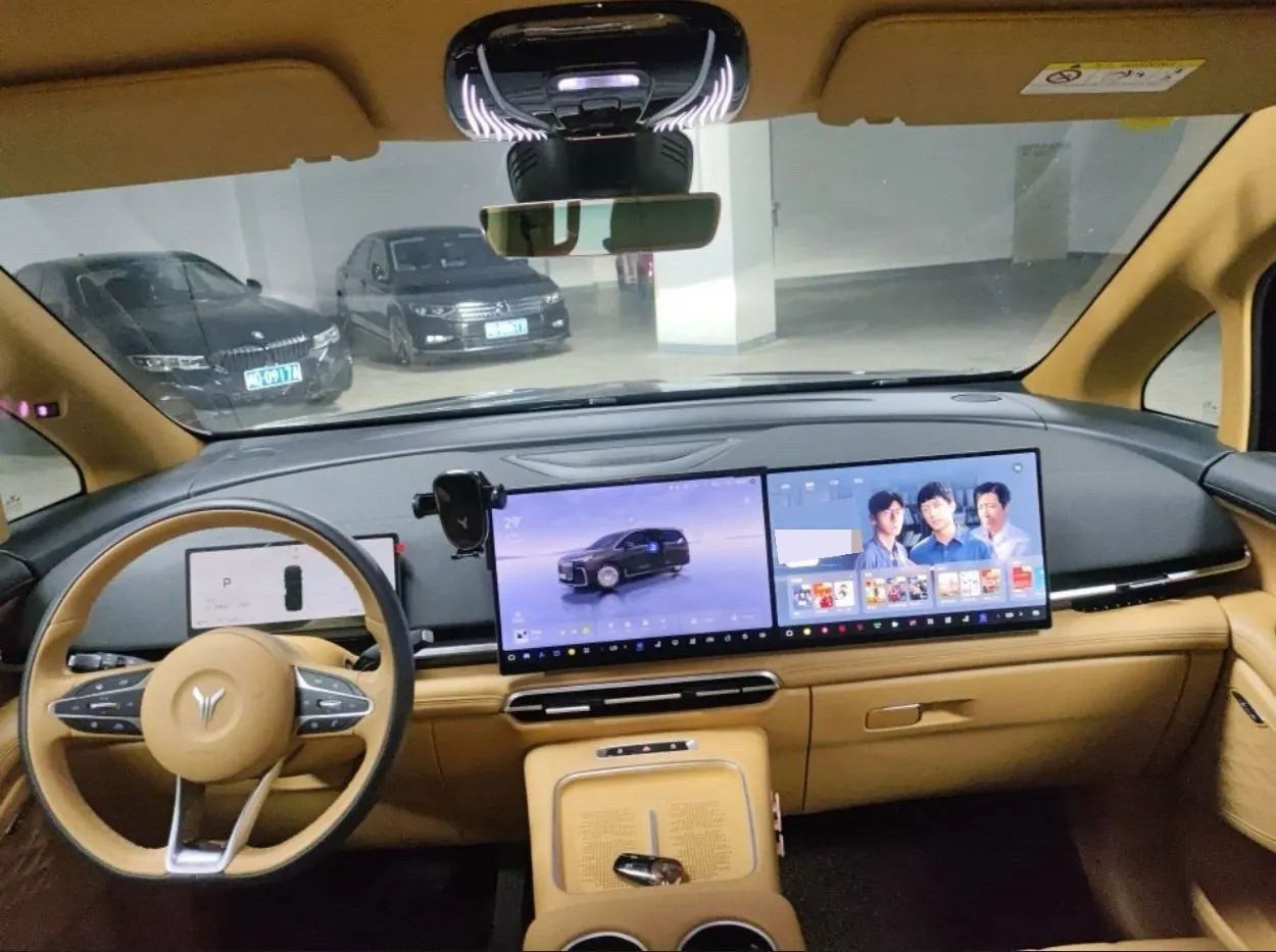Voyah 2025 Model Dreamer PHEV 1.5T Four-Wheel-Drive Excellence Kunpeng Version Automatic Transmission 4