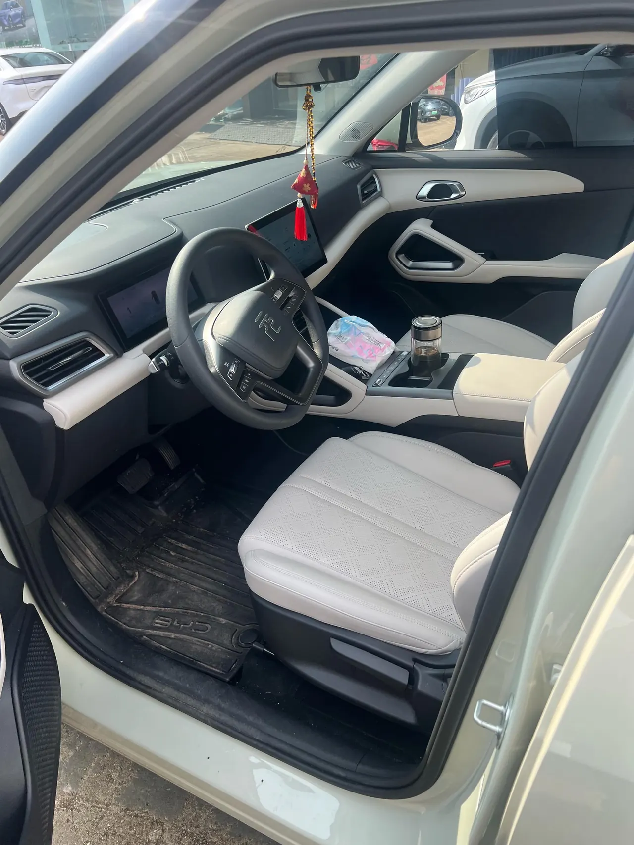BYD 2025 Yuan UP 301KM Pilot Automatic Gear 5