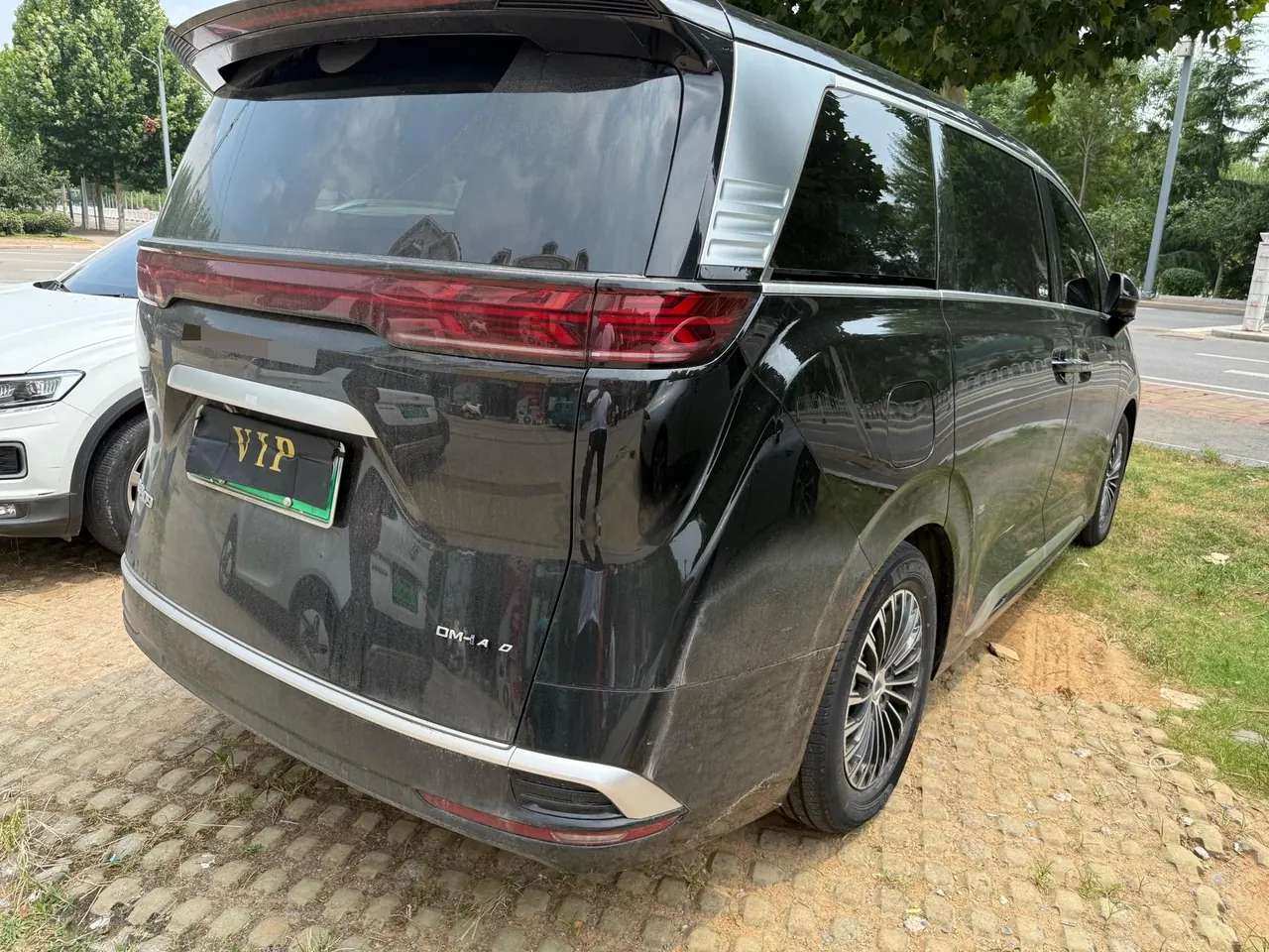 Denza 2022 Denza D9 DM-i 1.5T Stepless 970 Four-wheel Drive Honorable Automatic Gear 2