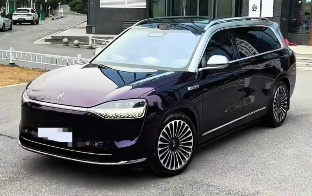 Open image lightbox: AITO 2025 AITO M9 extended range Ultra version 52kWh5 seat version automatic gear