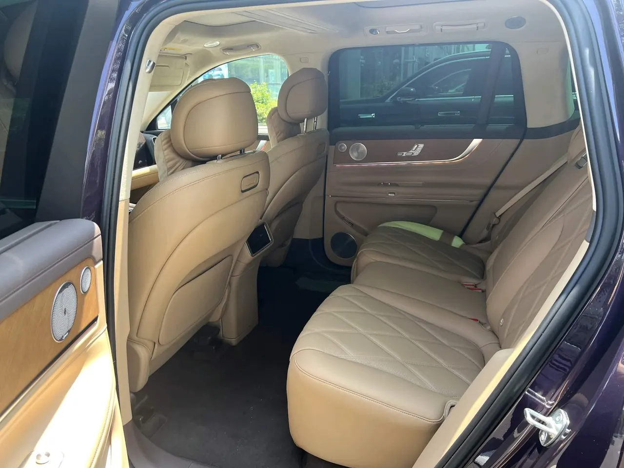 AITO 2025 AITO M9 extended range Ultra version 52kWh5 seat version automatic gear 2