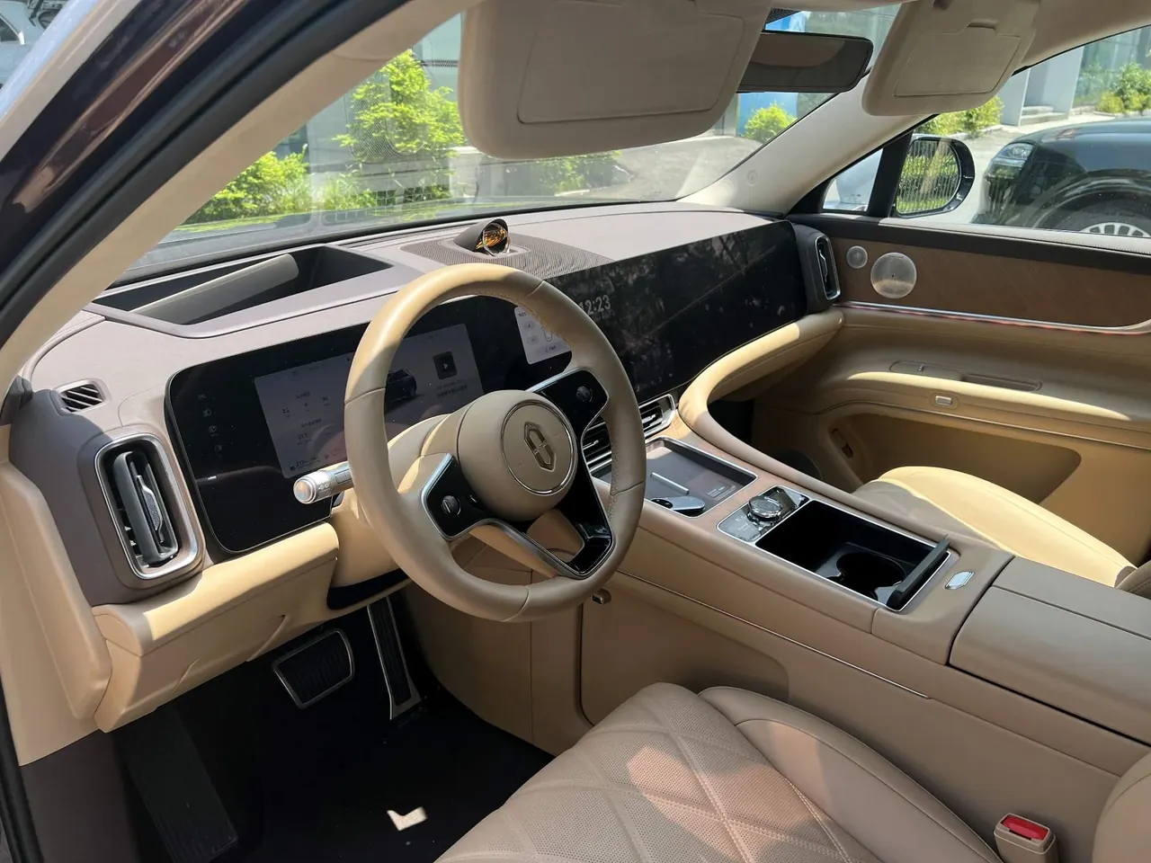 AITO 2025 AITO M9 extended range Ultra version 52kWh5 seat version automatic gear 5