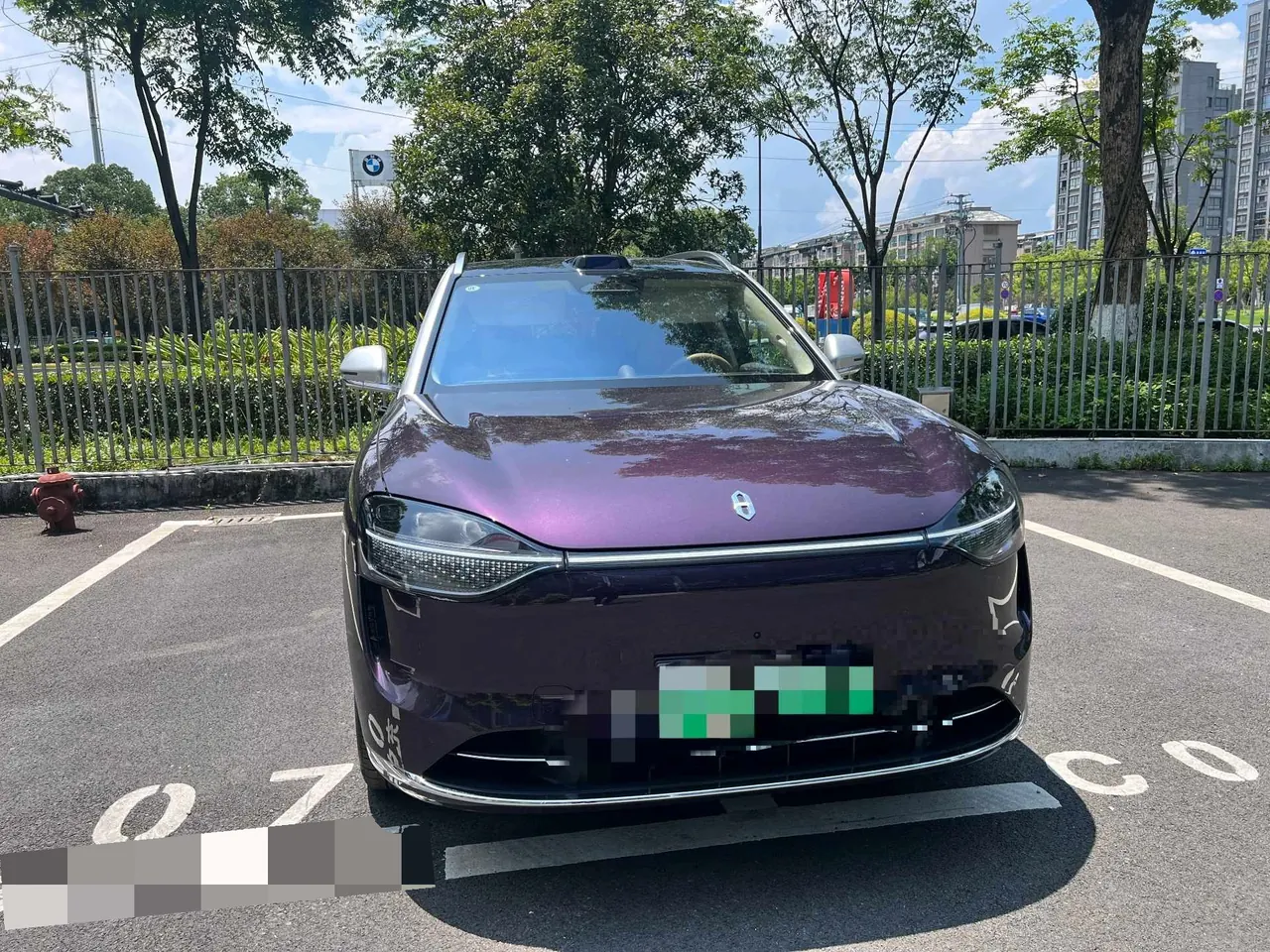 AITO 2025 AITO M9 extended range Ultra version 52kWh5 seat version automatic gear 8