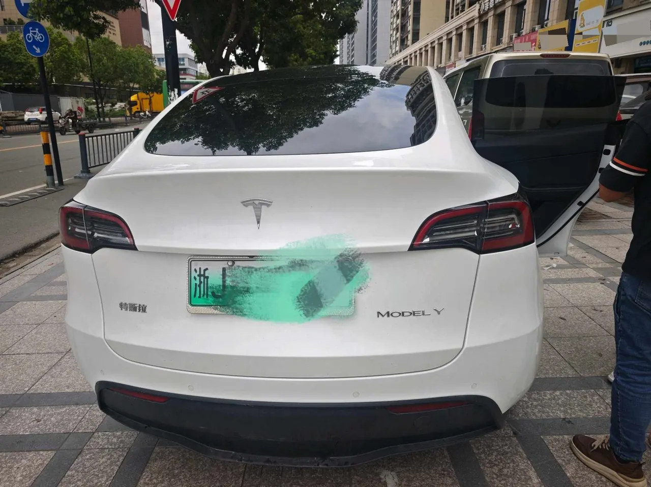 Tesla 2022 Model Y rear-wheel drive version automatic transmission 3