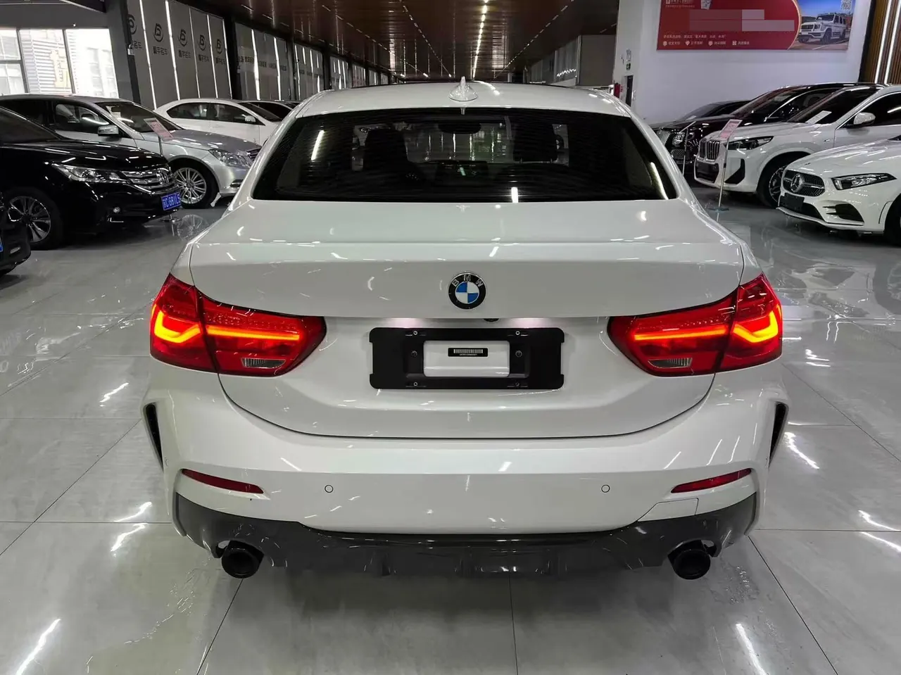 BMW 1 Series 2022 120i 1.5T M Sports Obsidian Night Edition Automatic Gear 3