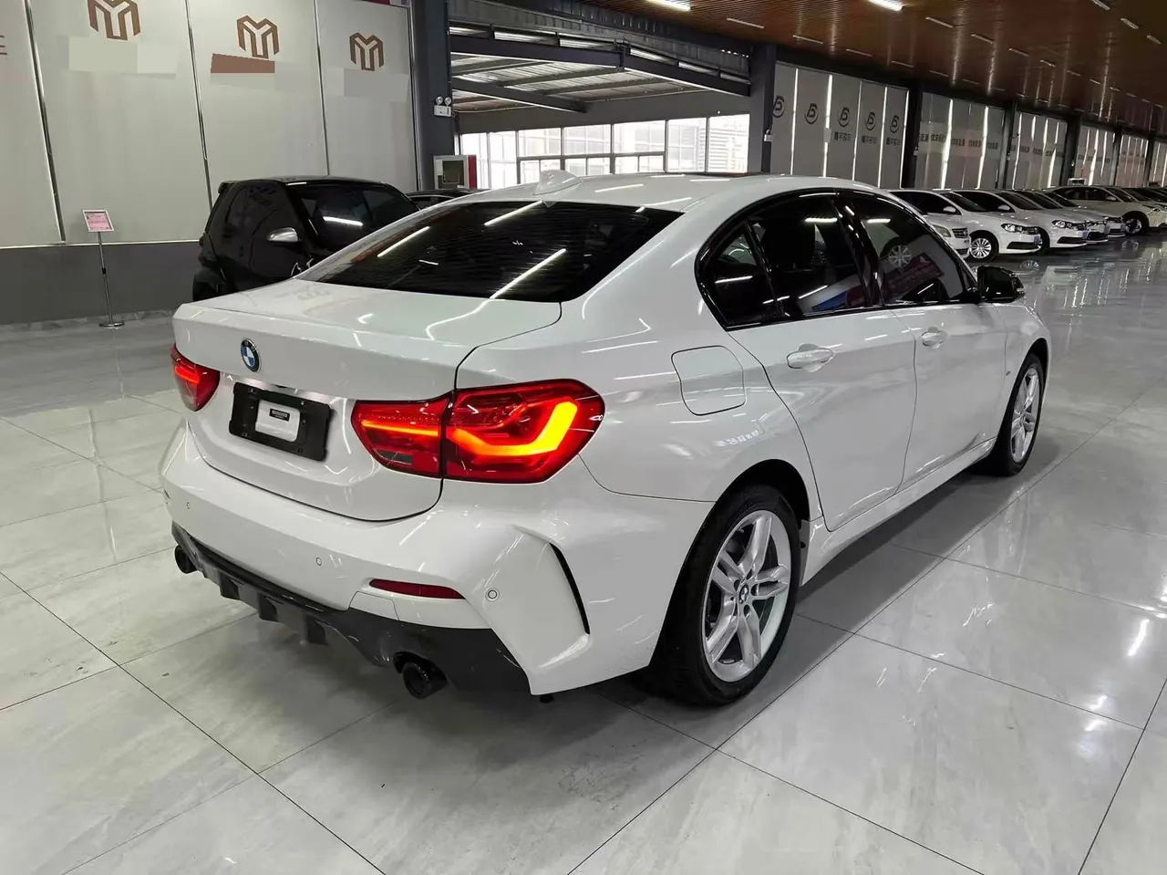 BMW 1 Series 2022 120i 1.5T M Sports Obsidian Night Edition Automatic Gear 4