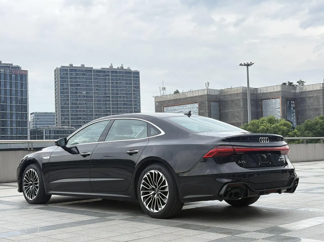 Audi 2024 A7L 2.0TFSI 45TFSI Luxury Automatic 3